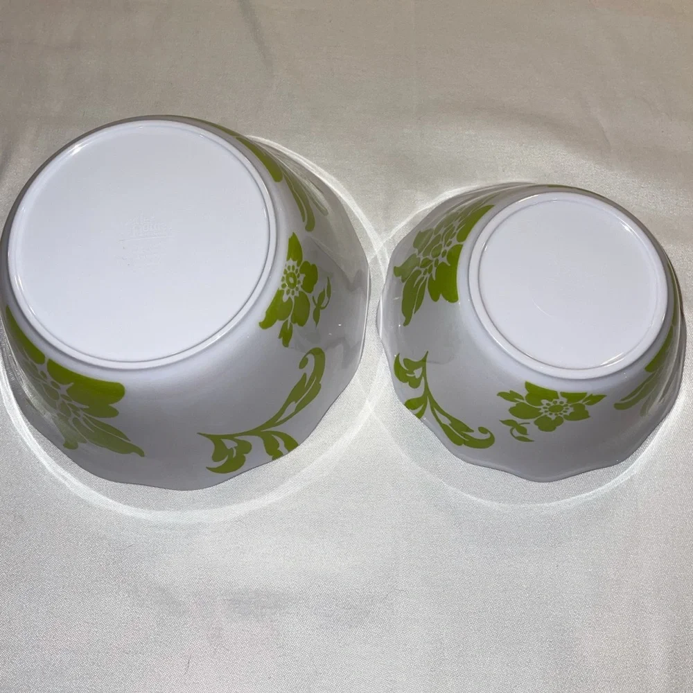 🌸Set 2 hard plastic molded‎ bowls, Home and Garden